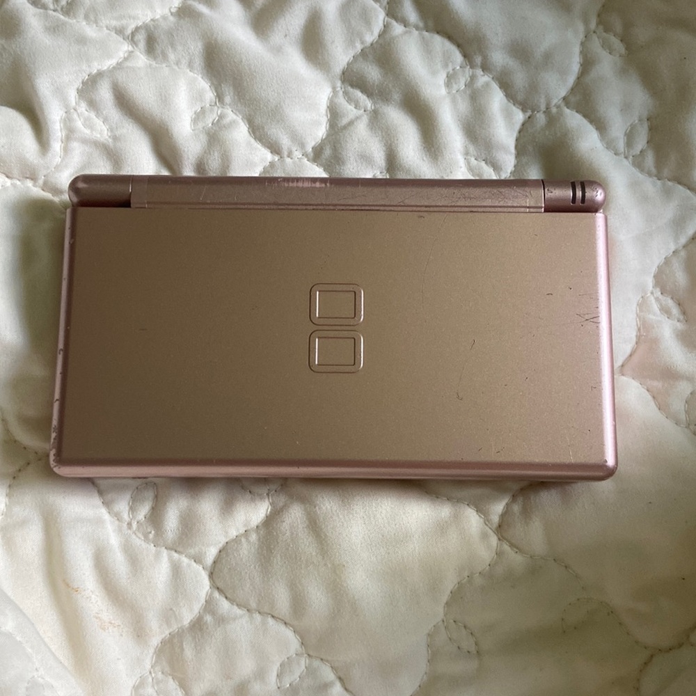 Rose gold Nintendo DS